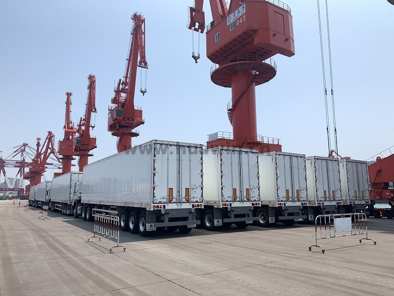 Reboque de transporte de alimentos refrigerados de 3 eixos SINOTRUK