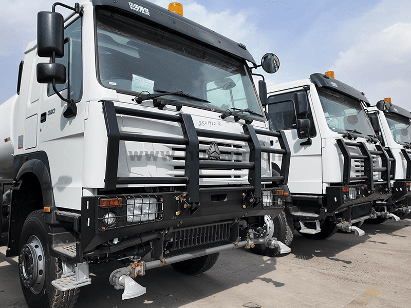 caminhão de aspersão Howo 6x4-9
