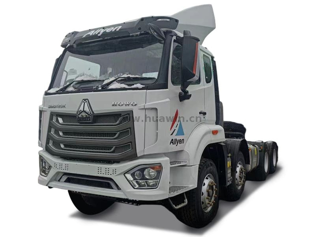 Trator Sinotruk Howo NX 8x4 