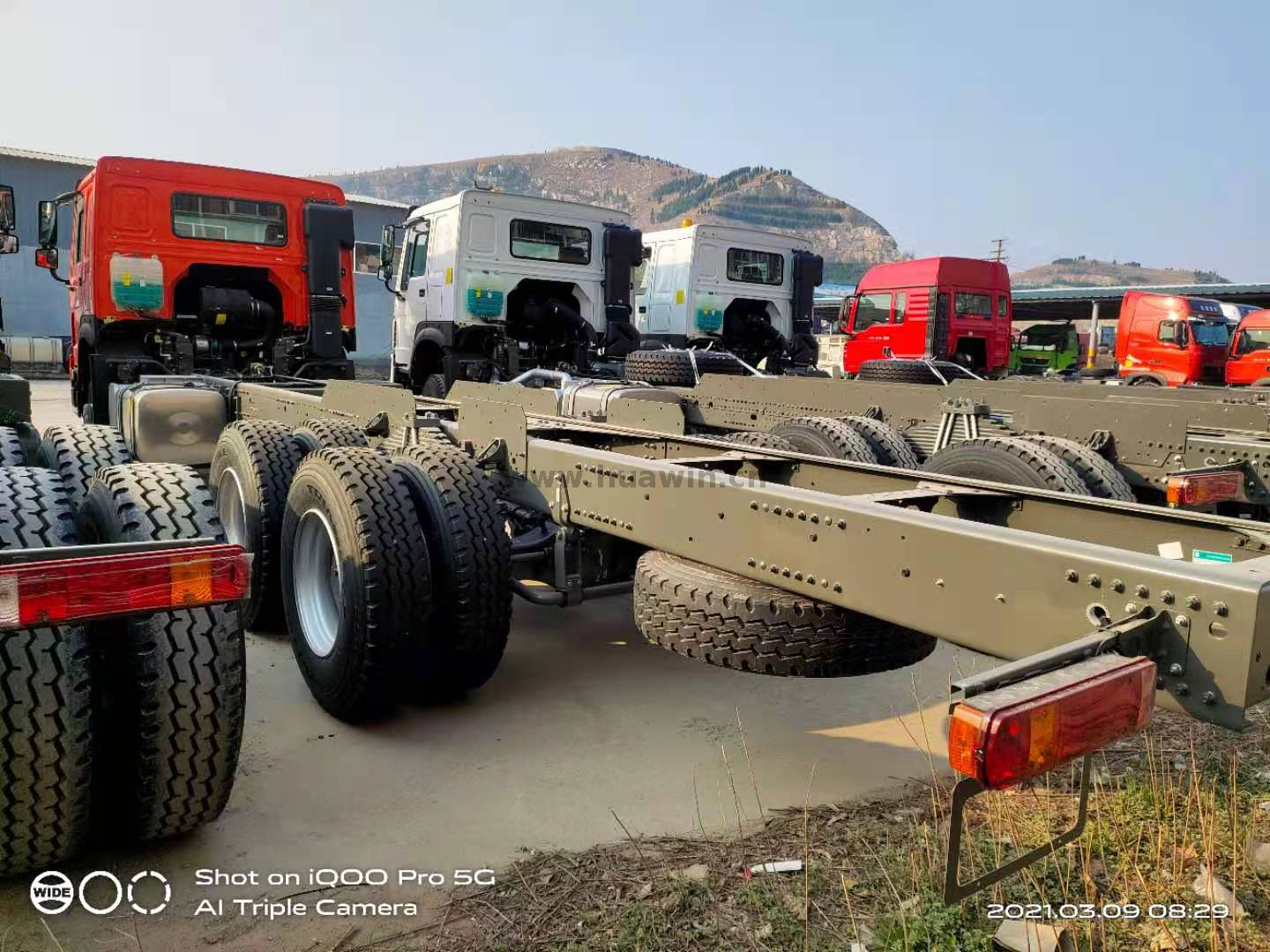 Chassi do caminhão da carga do veículo com rodas de SINOTRUK HOWO 6x4 10