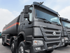 Caminhão -tanque de combustível Sinotruk Howo7 8 × 4