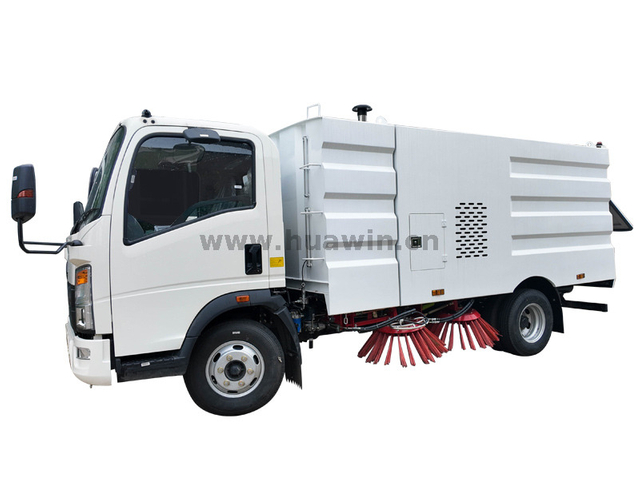 Caminhão sinotruk howo sweeper-4x2-luz