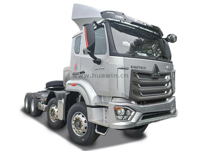 Trator Sinotruk Howo NX 8x4 (prata)