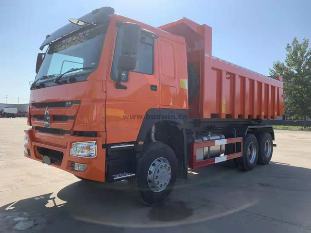 16CBM HOWO 6X4 Scow End Sand agrega caminhão basculante de transporte com porta traseira