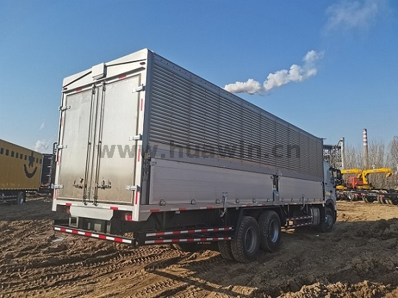 Caminhão Van aberto com asa de alumínio SINOTRUK HOWO 8X4