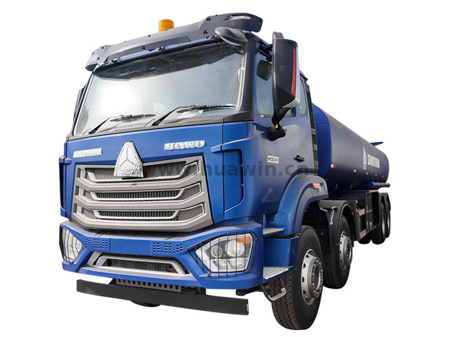 Sinotruk Howo Fuel Tanker-NX-8 × 4