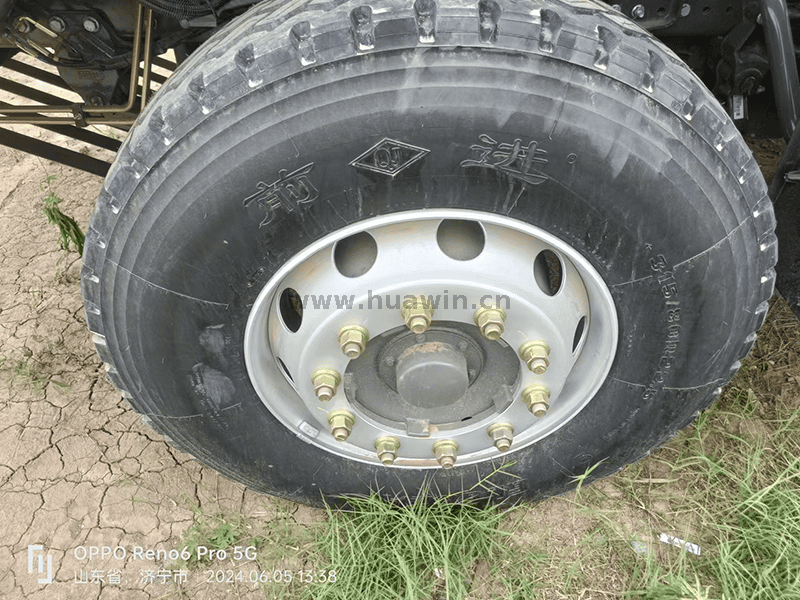 Tractor Sinotruk Howo NX 8x4