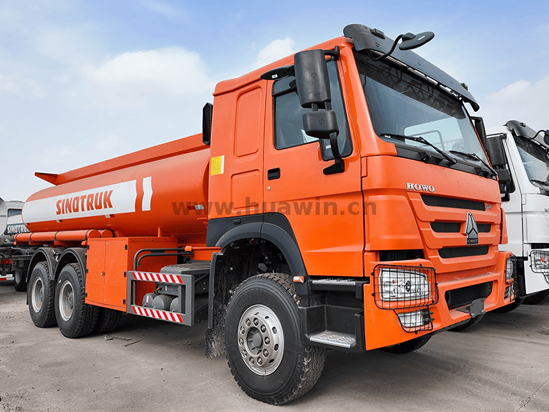 HOWO7 Fuel Tanker Truck-6 × 4-5