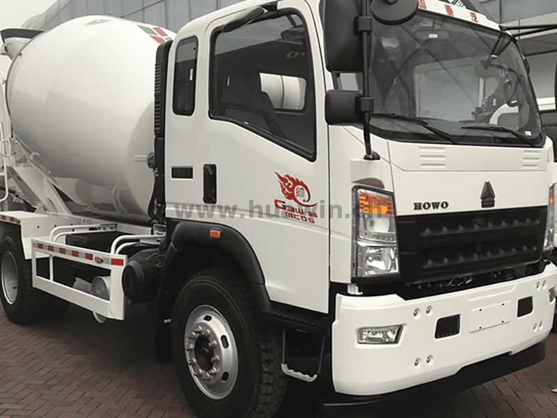 Sinotruk-howo-4x2-180hp-4cbm-concreto-mixer-truck-zZ5167GJBG381CD1 (1)