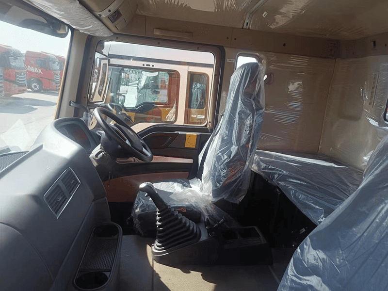 HOWO TRATOR-TX-6 × 4-17