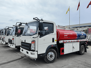 SINOTRUK HOWO 4X2 5CBM REFULING TANK TUDRION