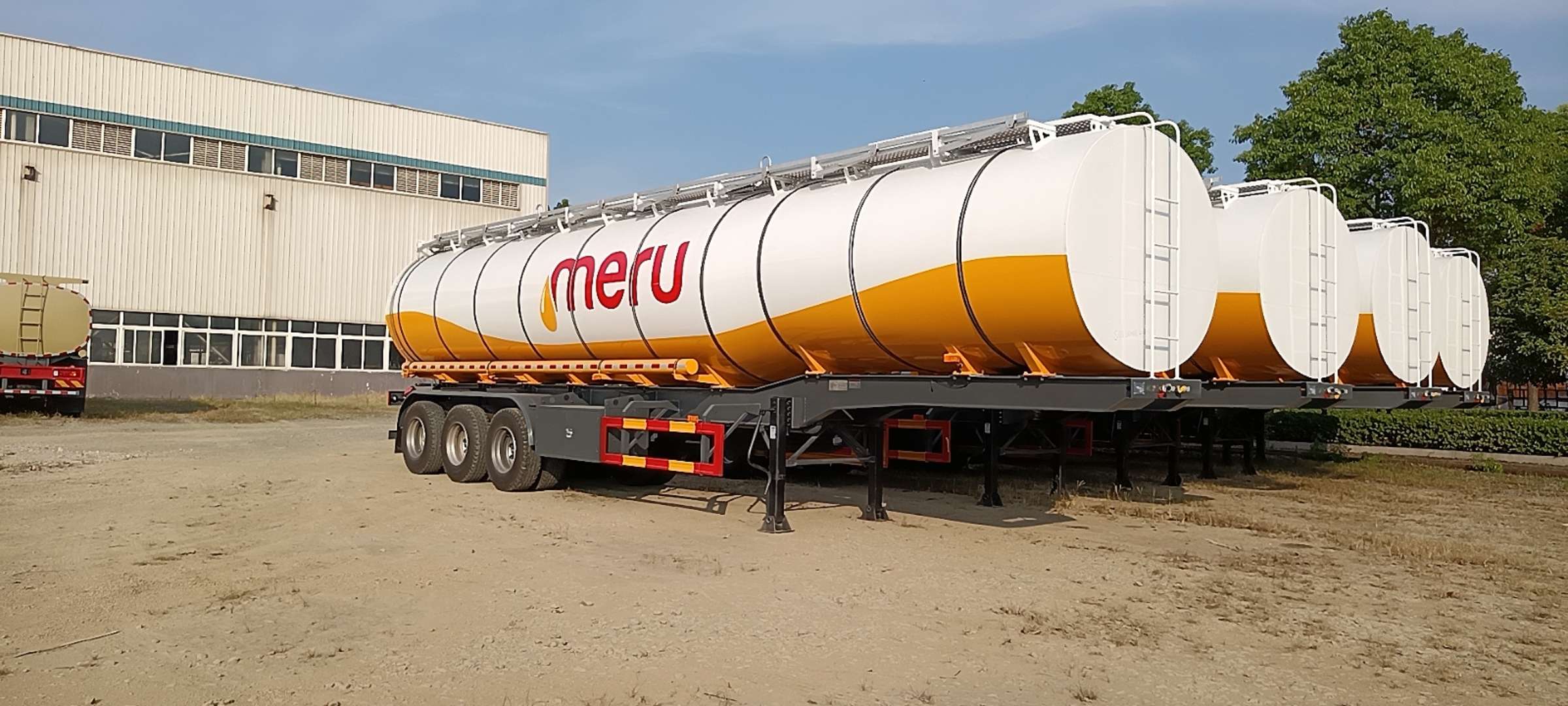 Semi-reboque tanque de isolamento para transporte de óleo de palma