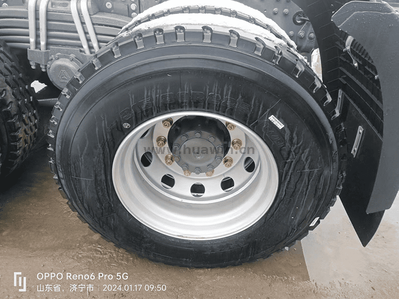 Tractor Sinotruk Howo NX 8x4