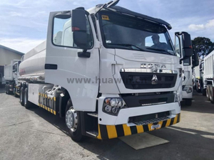 SINOTRUK A7 T7 8X4 Caminhão -tanque de combustível 25 CBM