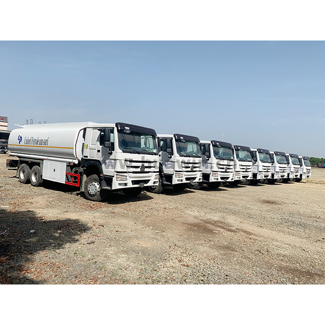 Caminhão petroleiro de combustível SINOTRUK A7 T7 8X4 25 CBM