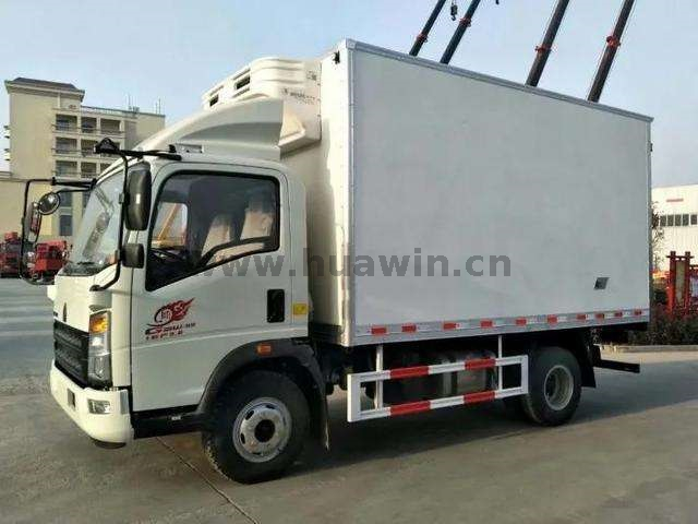 SINOTRUK HOWO 4x2 Geladeira Truck-3Ton