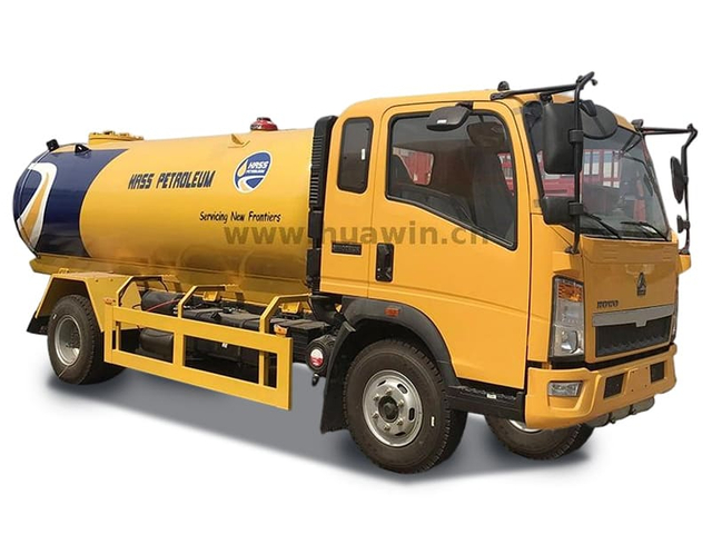 Caminhão sinotruk howo 4x2 GLP