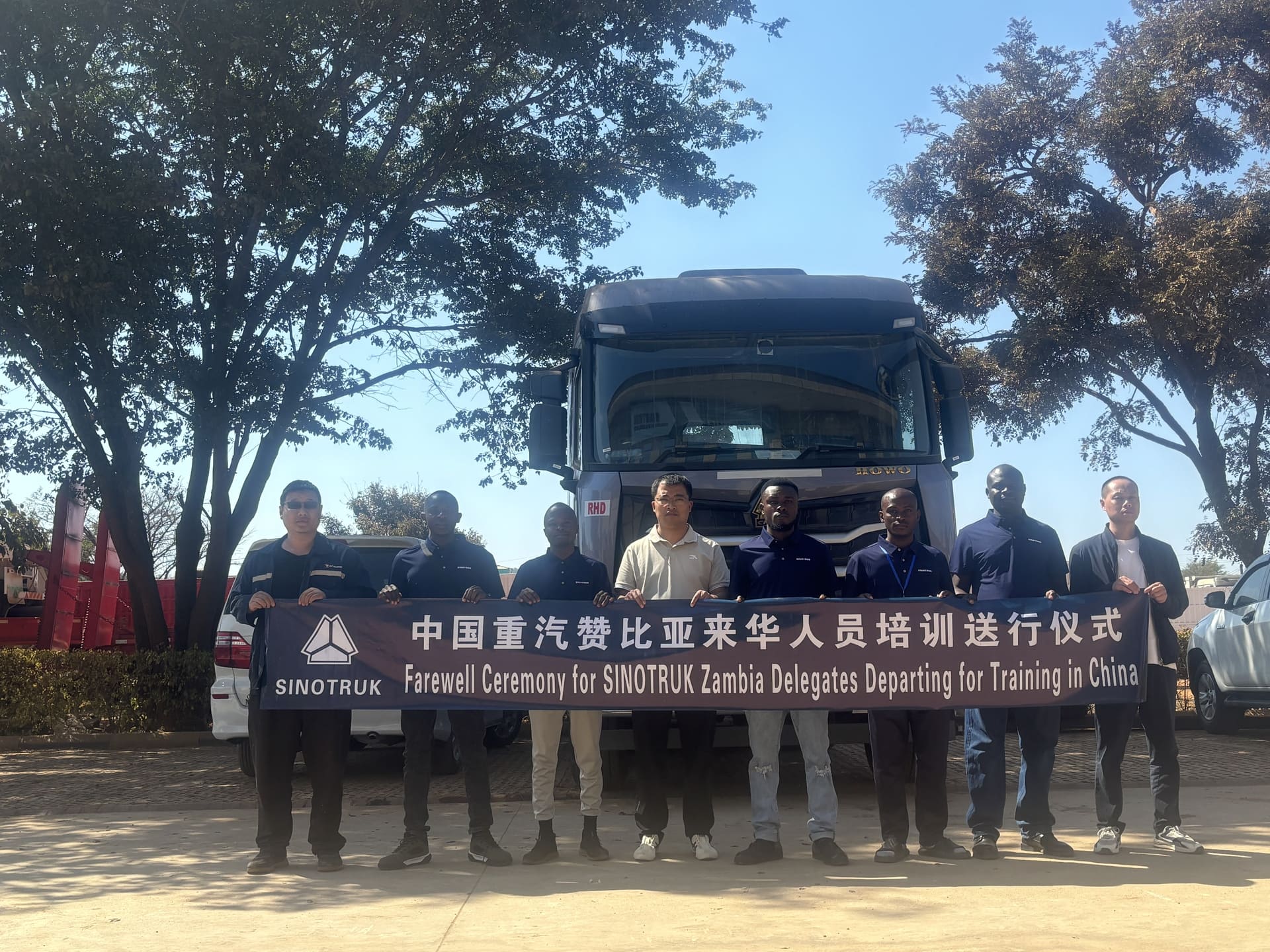 Delegados de Sinotruk Zâmbia que partem para treinamento na China