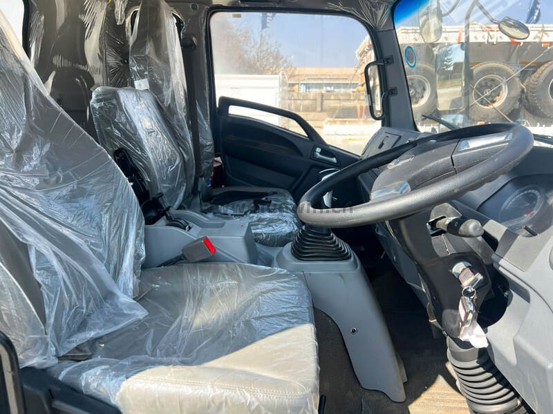 Caminhão de carga leve SINOTRUK HOWO 4X2 Caminhão-5