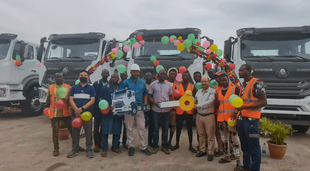 Cerimônia de entrega de caminhão na Nigéria